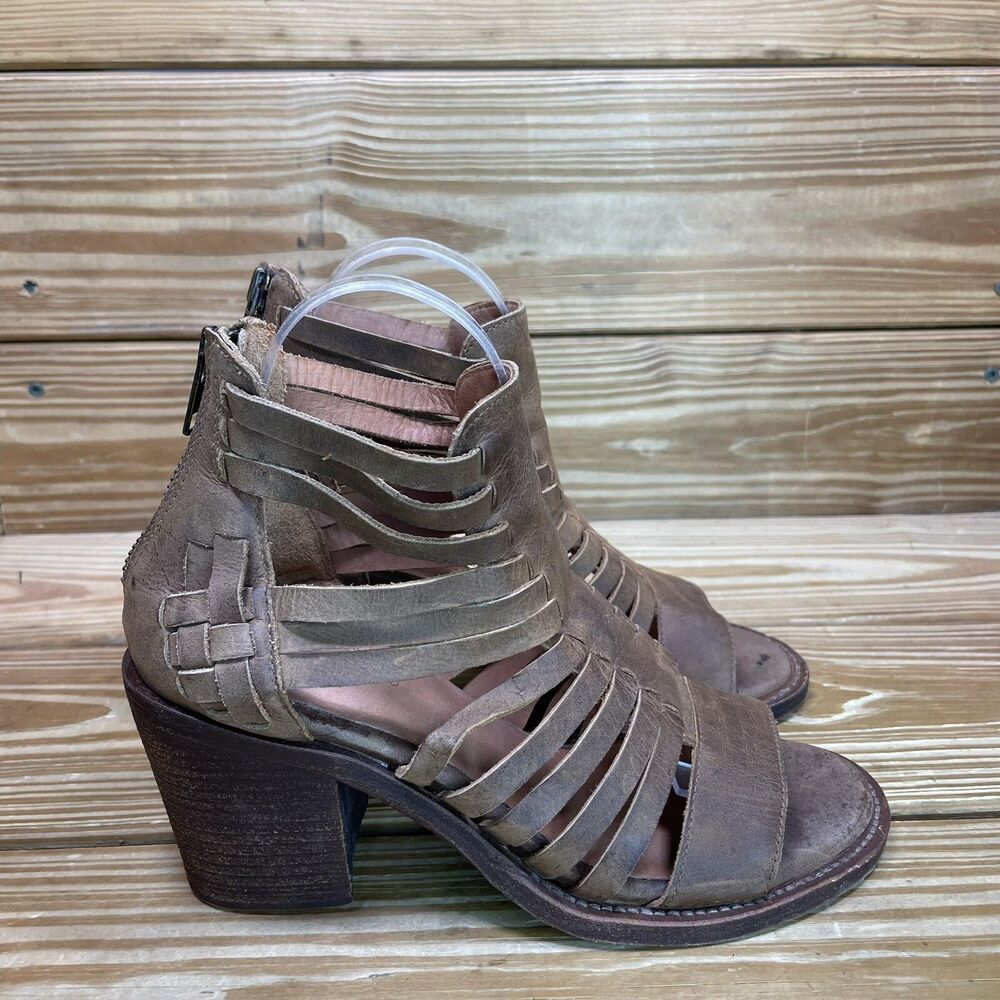 Chocolat Blu Womens EU 38 US 7.5-8 Block Heel Sandals Brown Leather Woven Shoes